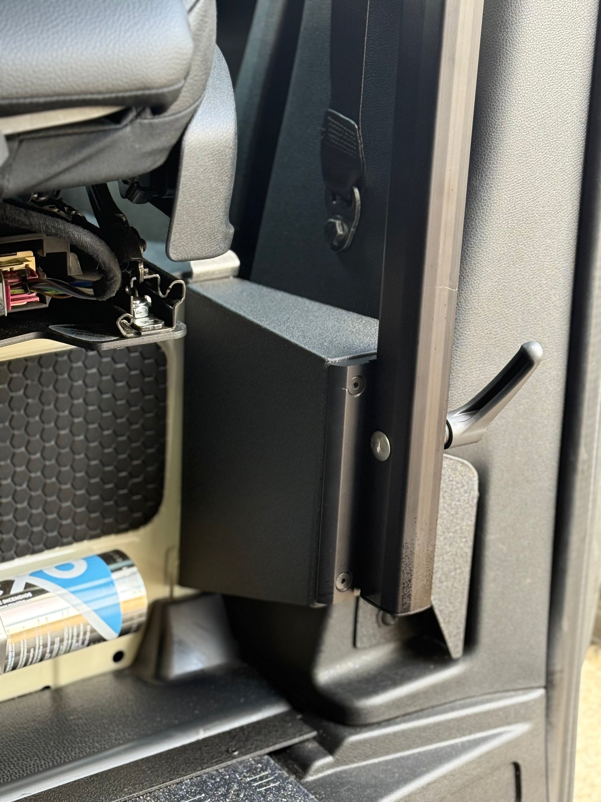 VANNON Lagun B Pillar Table Mount for Sprinter Vans