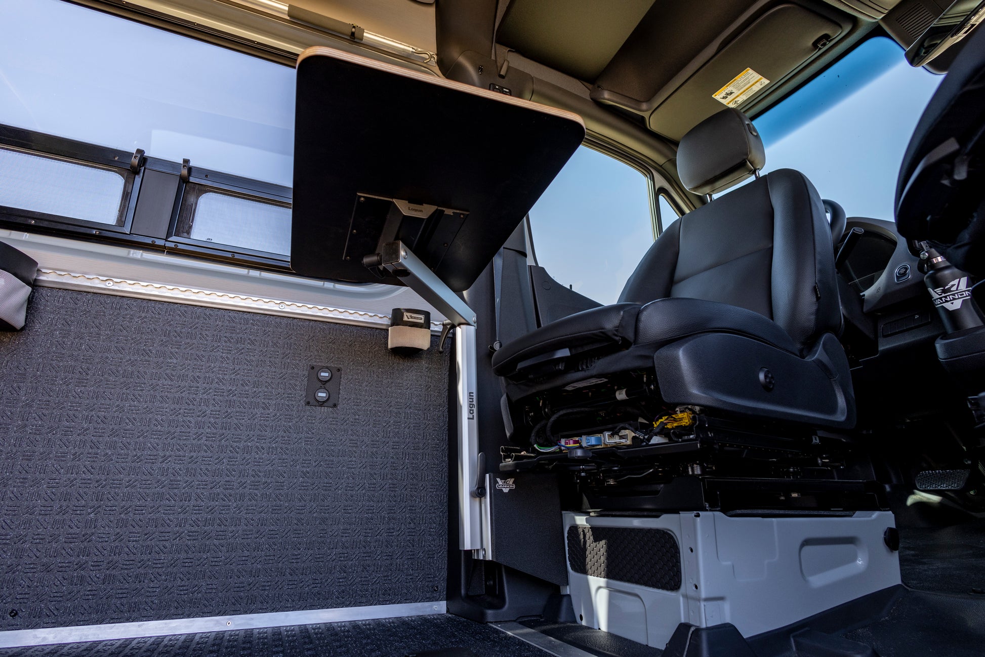 VANNON Lagun B Pillar Table Mount