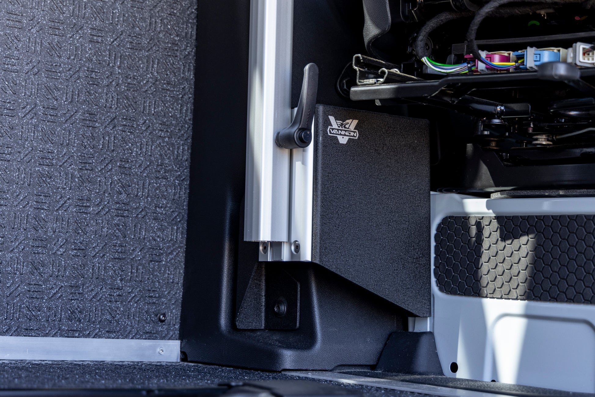 VANNON Lagun Table Mount